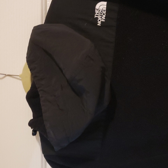 The North Face winter jacket - Picture 9 of 12